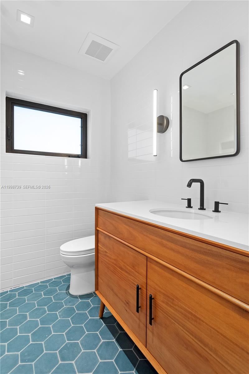 SILVER BLUFF ESTS-SEC A - Residential Lease