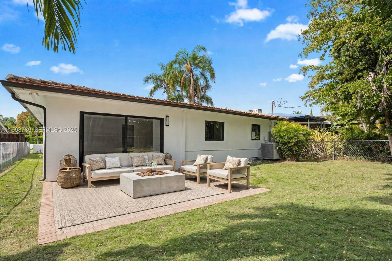 SILVER BLUFF ESTS-SEC A - Residential Lease