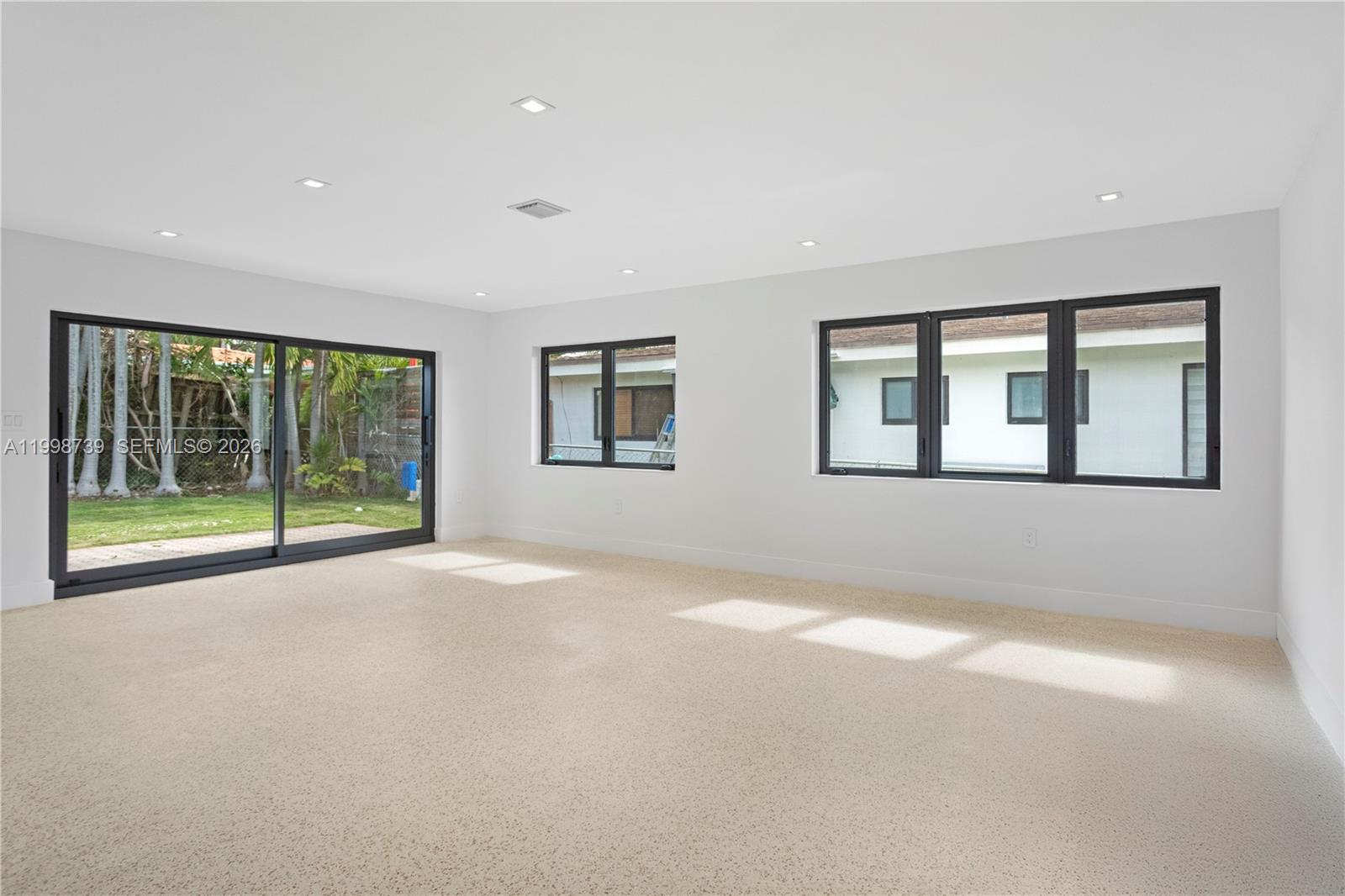 SILVER BLUFF ESTS-SEC A - Residential Lease