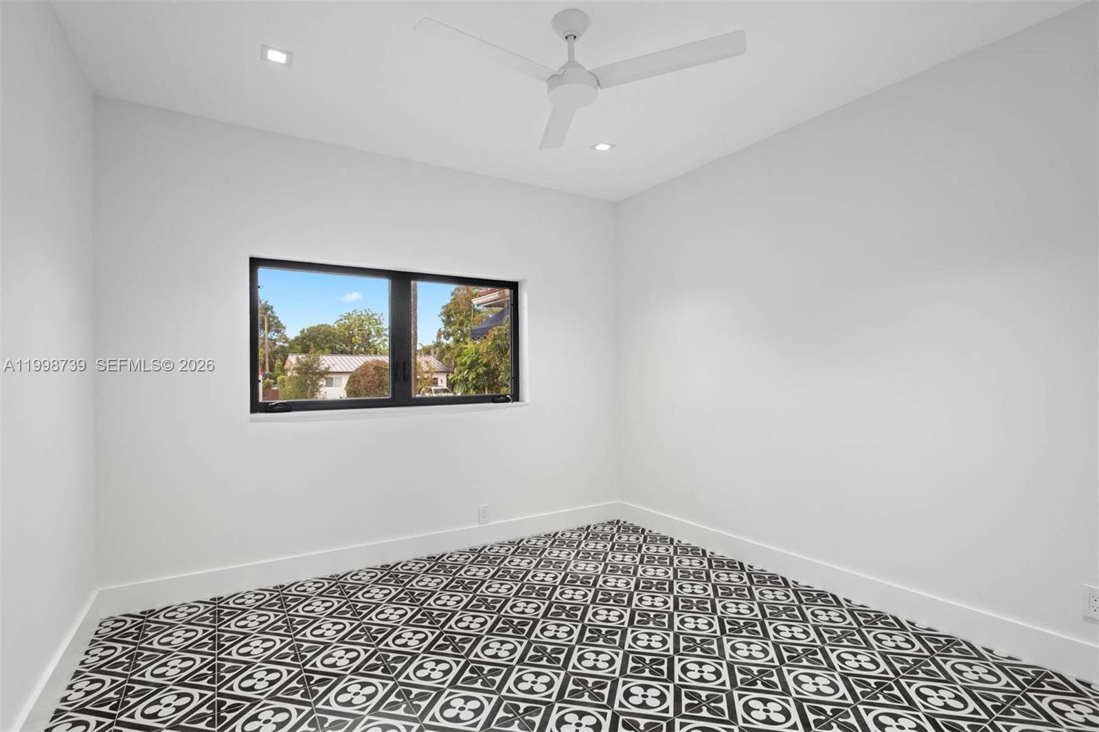 SILVER BLUFF ESTS-SEC A - Residential Lease