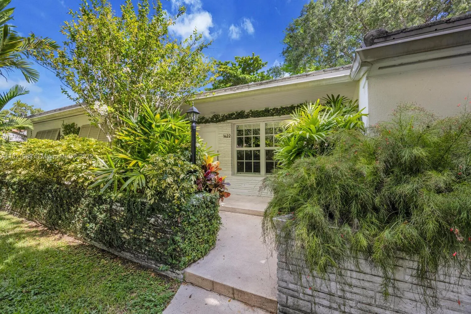 Coral Gables, Florida 33134, United States, 3 Bedrooms Bedrooms, ,2 BathroomsBathrooms,Residential,Active,155077