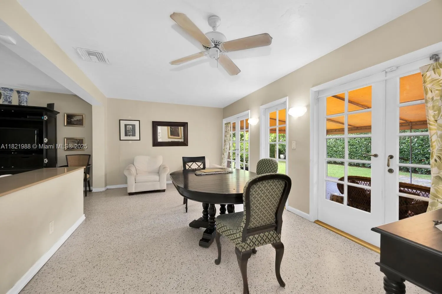 Coral Gables, Florida 33134, United States, 3 Bedrooms Bedrooms, ,2 BathroomsBathrooms,Residential,Active,155077