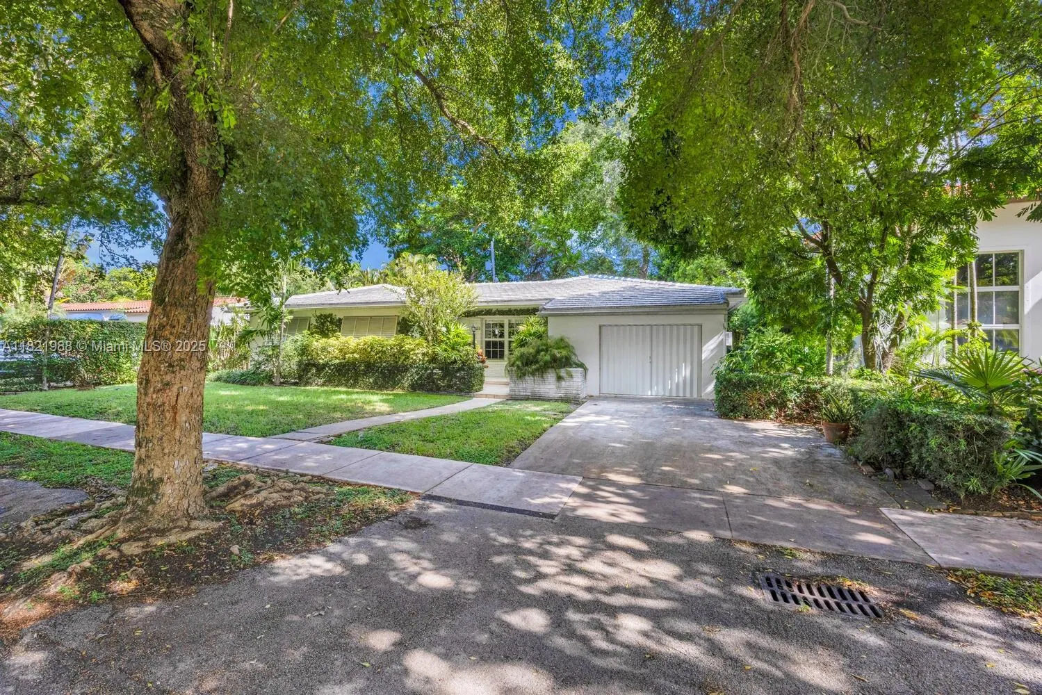 Coral Gables, Florida 33134, United States, 3 Bedrooms Bedrooms, ,2 BathroomsBathrooms,Residential,Active,155077