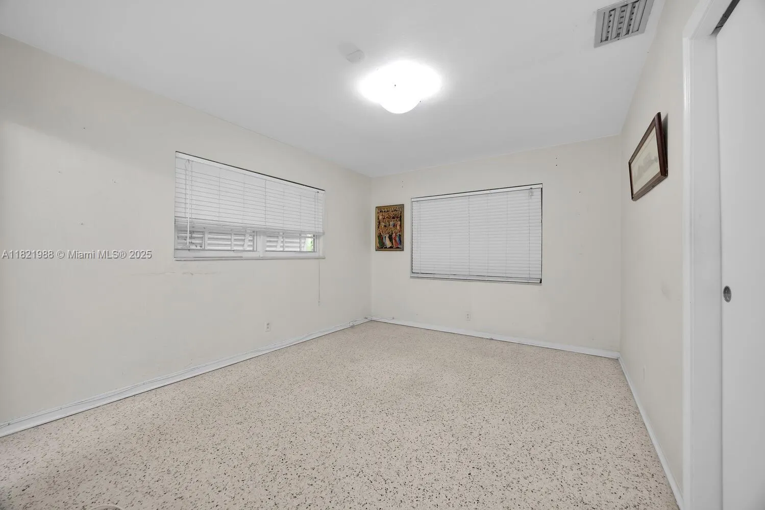 Coral Gables, Florida 33134, United States, 3 Bedrooms Bedrooms, ,2 BathroomsBathrooms,Residential,Active,155077