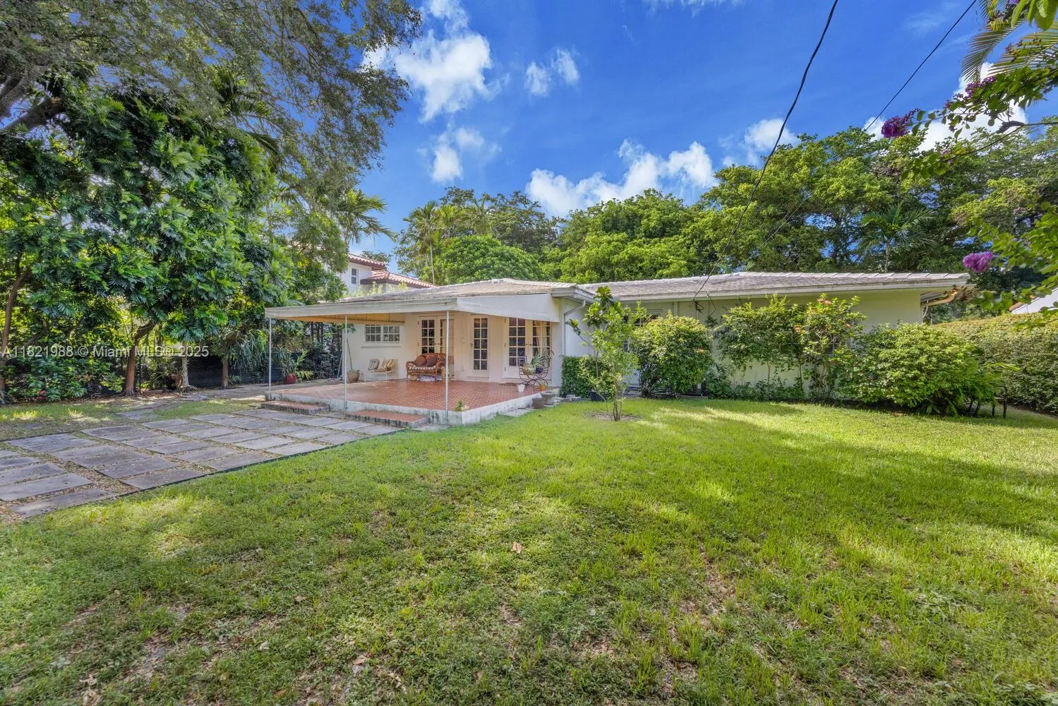 Coral Gables, Florida 33134, United States, 3 Bedrooms Bedrooms, ,2 BathroomsBathrooms,Residential,Active,155077