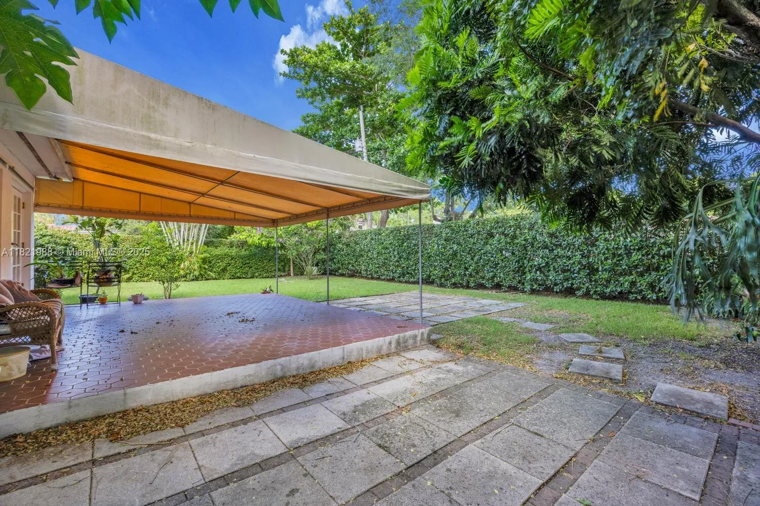 Coral Gables, Florida 33134, United States, 3 Bedrooms Bedrooms, ,2 BathroomsBathrooms,Residential,Active,155077