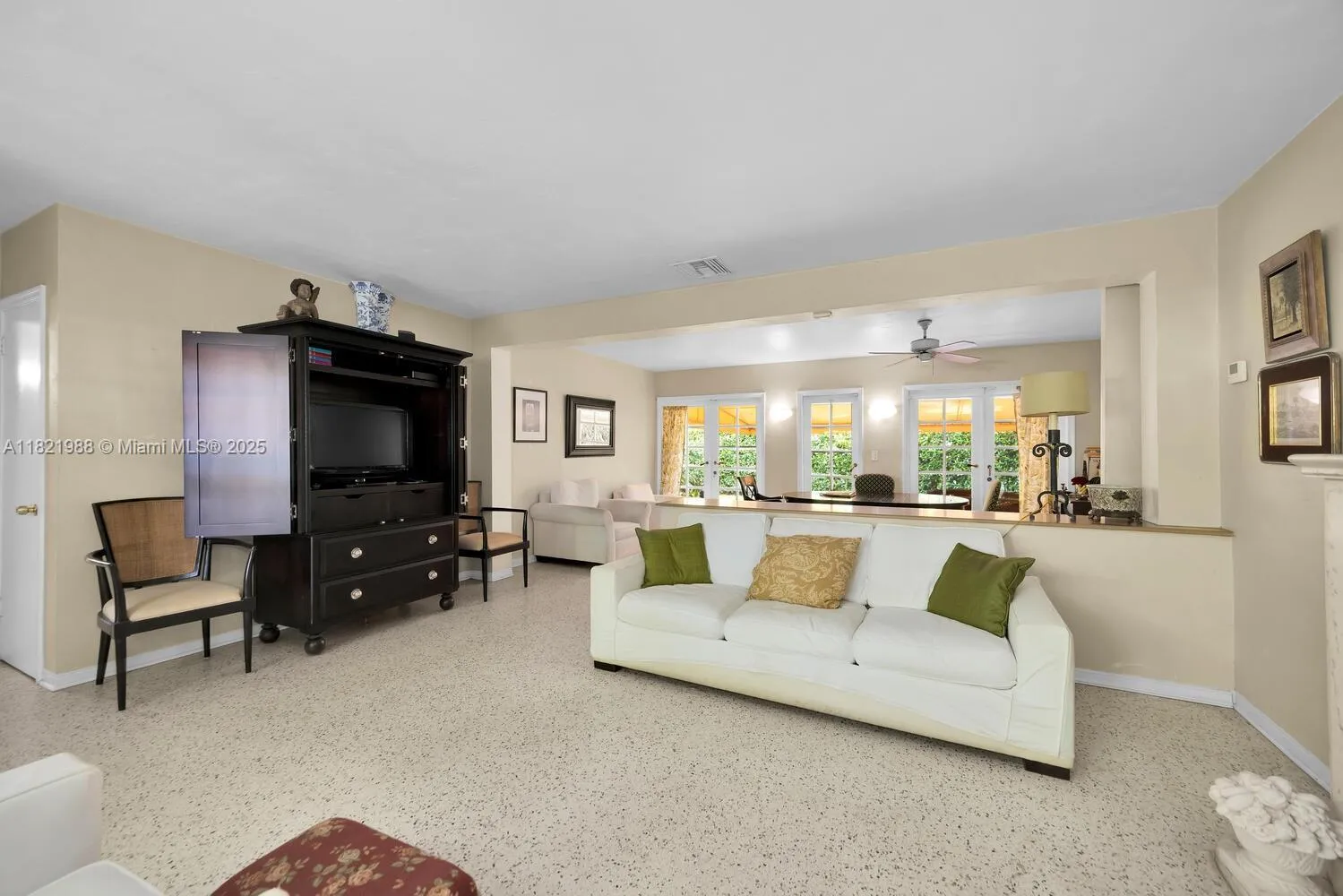 Coral Gables, Florida 33134, United States, 3 Bedrooms Bedrooms, ,2 BathroomsBathrooms,Residential,Active,155077