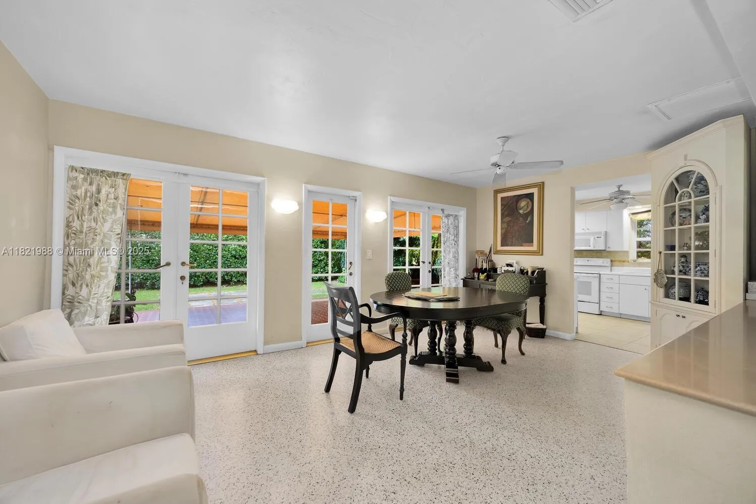Coral Gables, Florida 33134, United States, 3 Bedrooms Bedrooms, ,2 BathroomsBathrooms,Residential,Active,155077