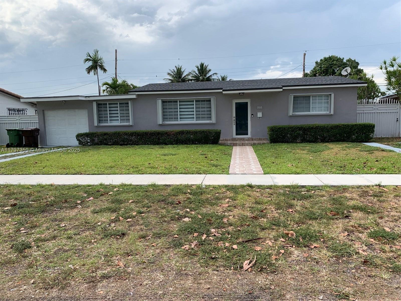 707 W 39th Pl, Hialeah, Miami-Dade County, Florida - 4 Bedrooms  
2 Bathrooms - 