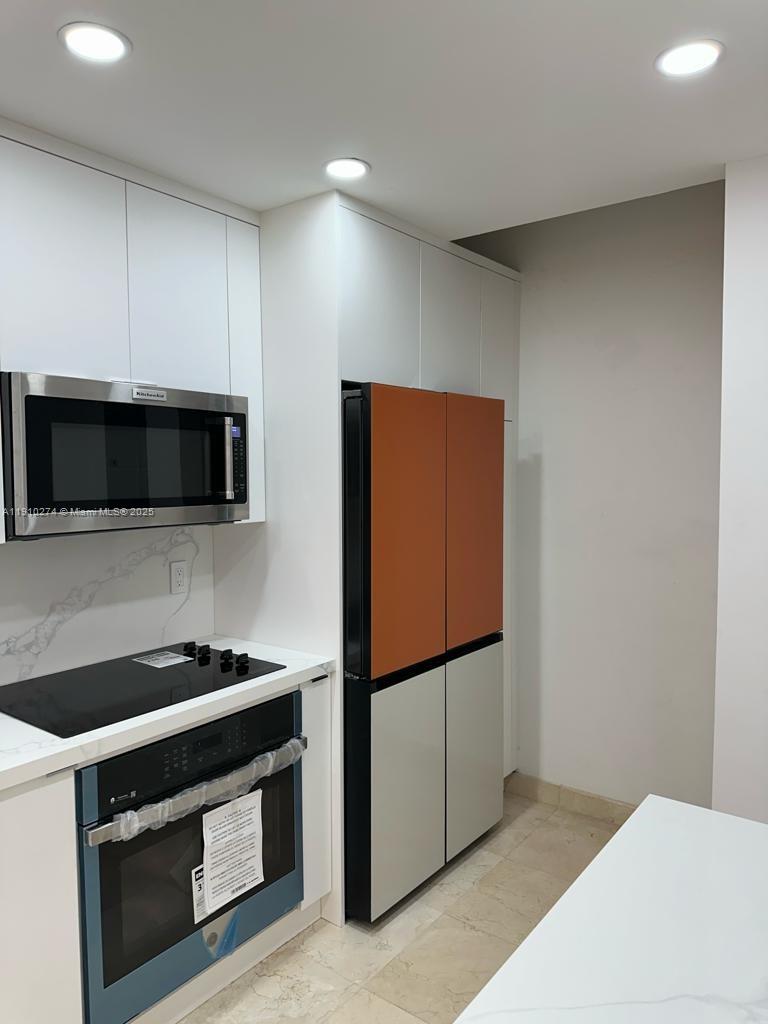 KEY COLONY NO 2 CONDO - Residential Lease