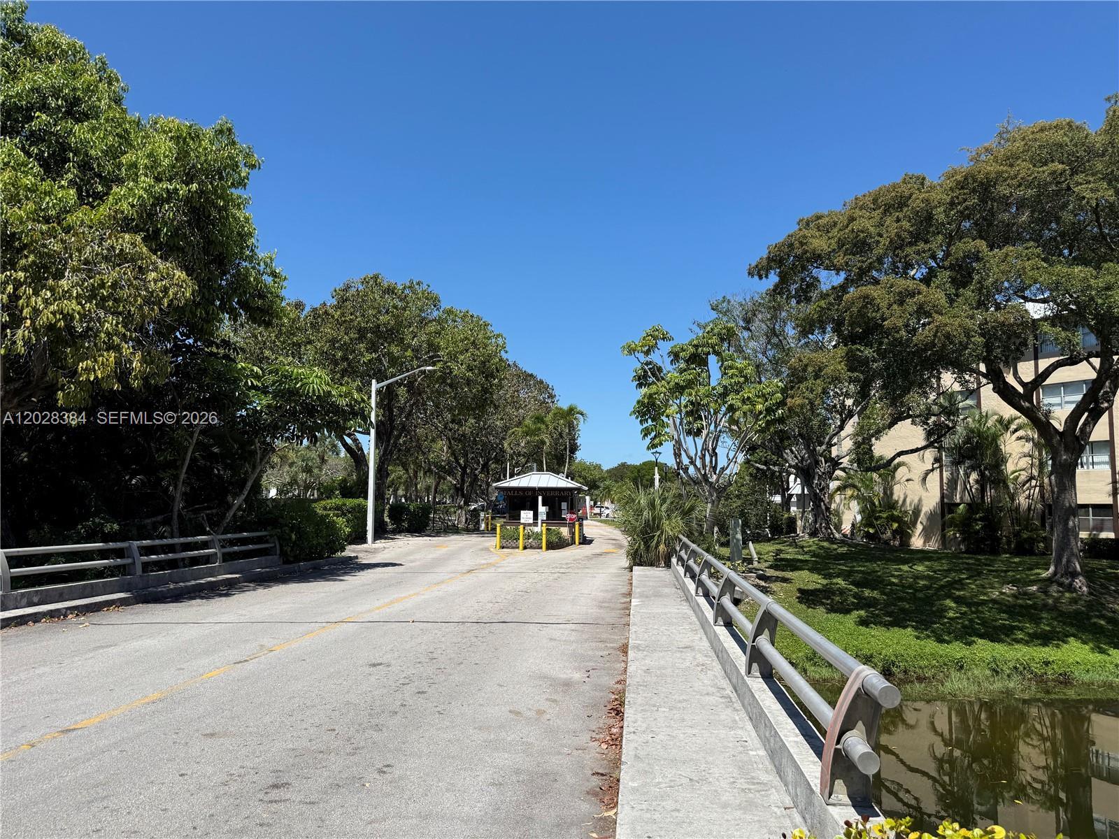 INVERRARY COUNTRY CLUB - Residential