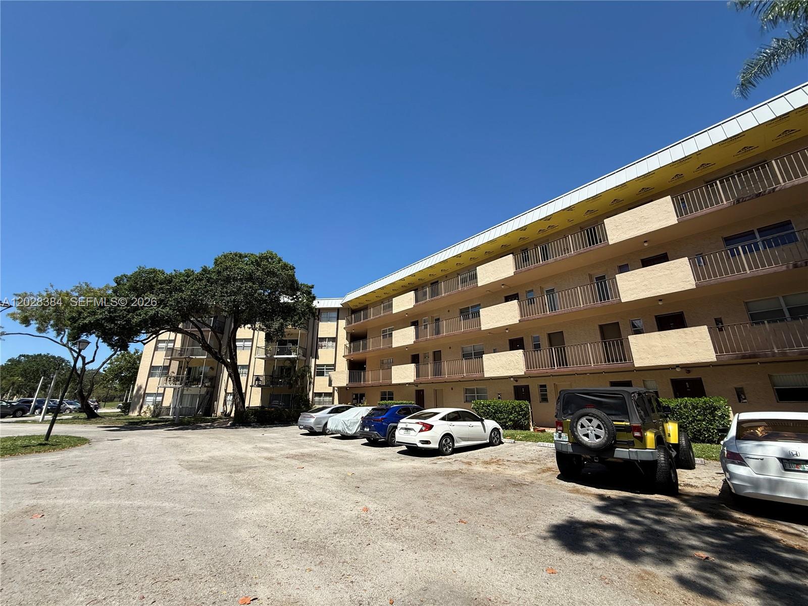 INVERRARY COUNTRY CLUB - Residential