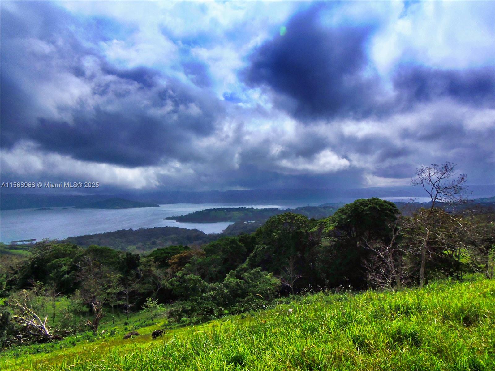 Ajauela, Costa Rica - Land