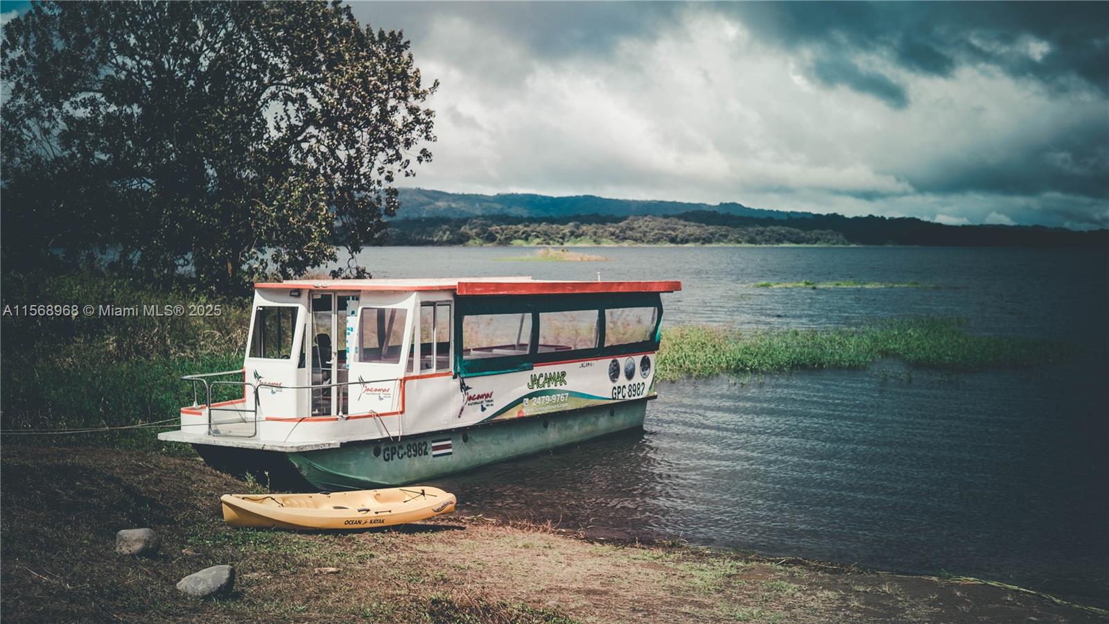 Ajauela, Costa Rica - Land