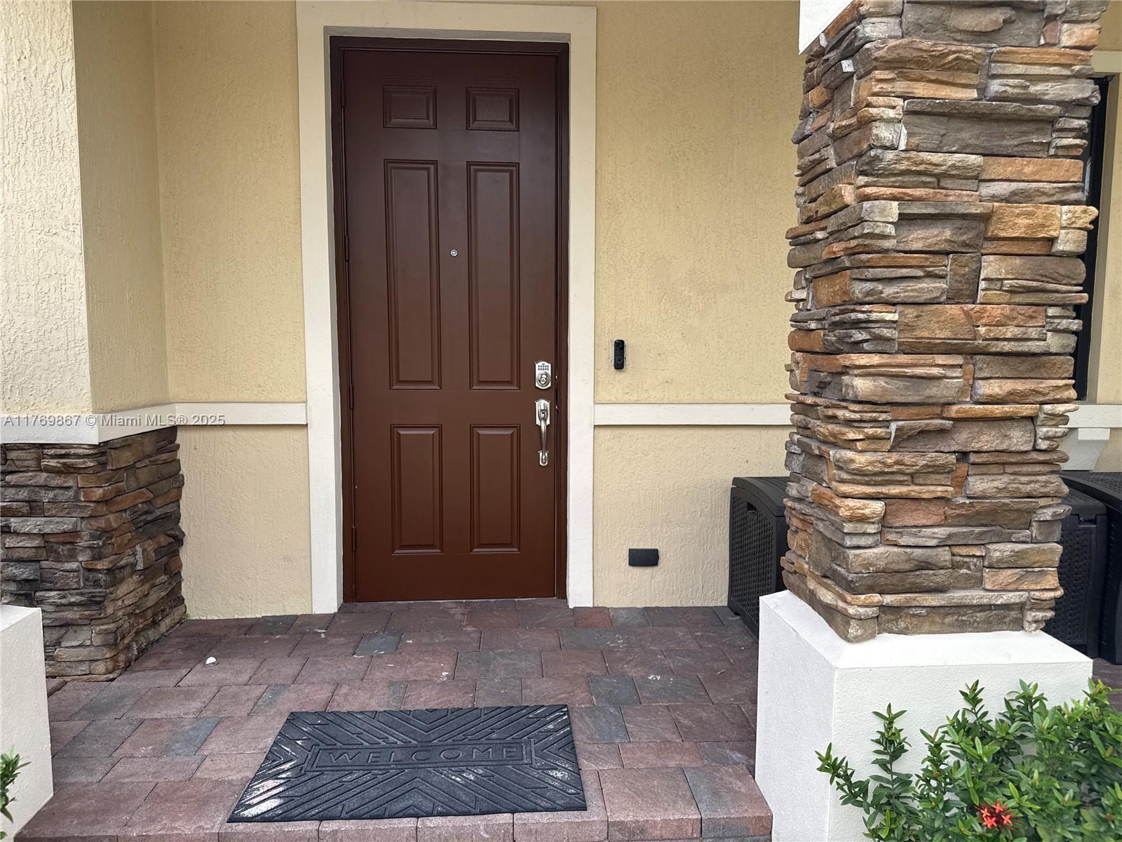 DORAL BREEZE - Residential