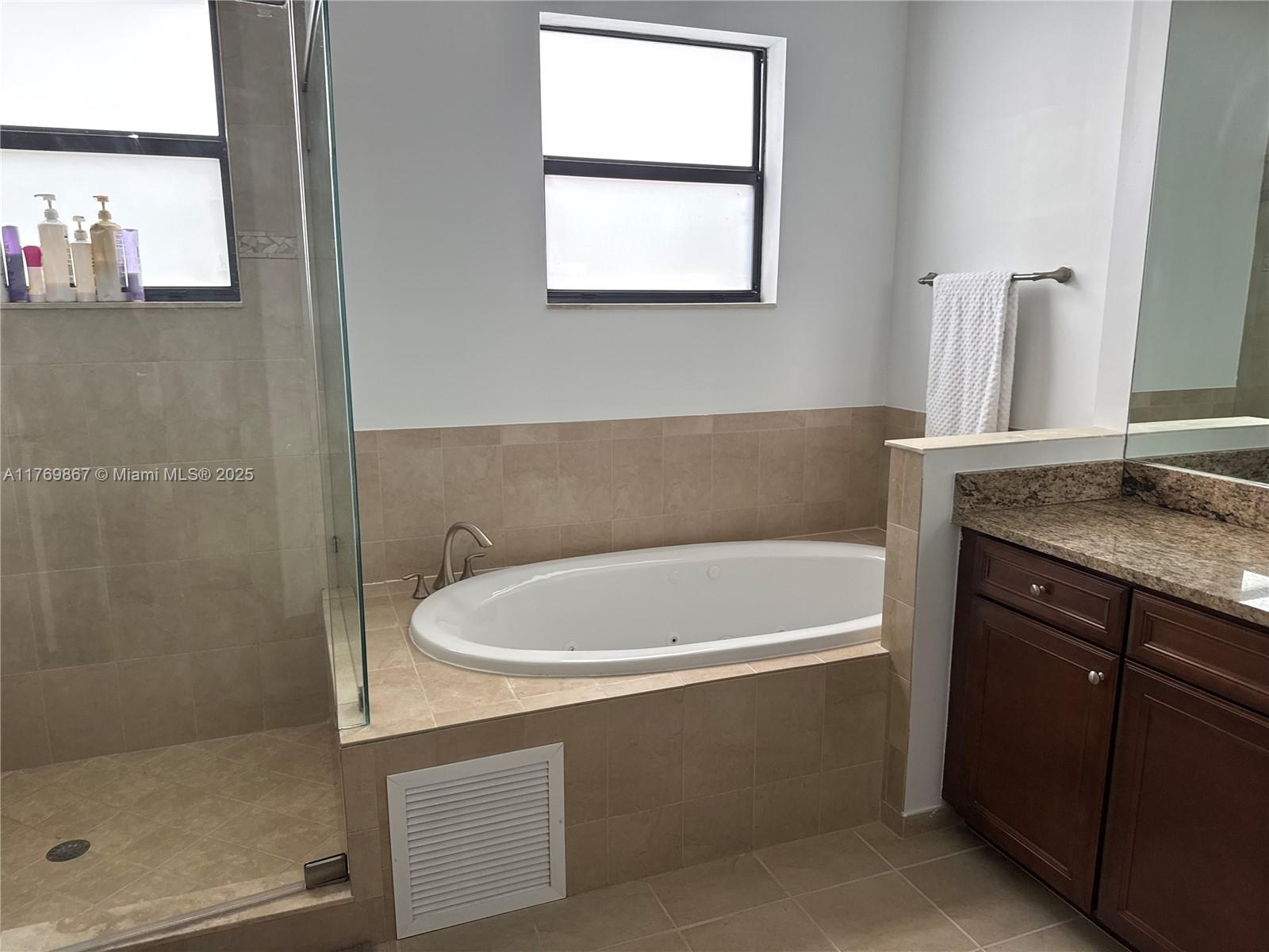 DORAL BREEZE - Residential