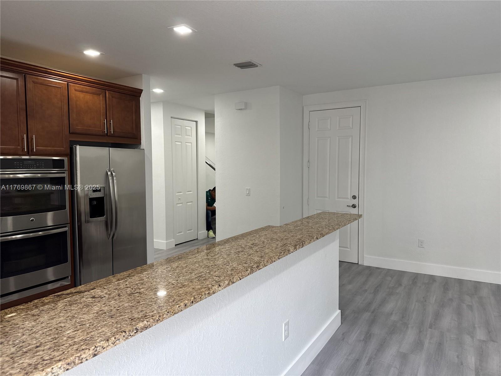 DORAL BREEZE - Residential