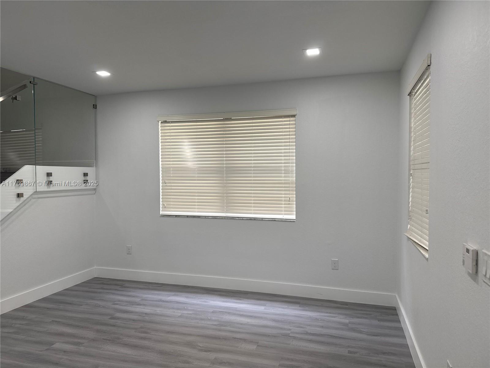 DORAL BREEZE - Residential