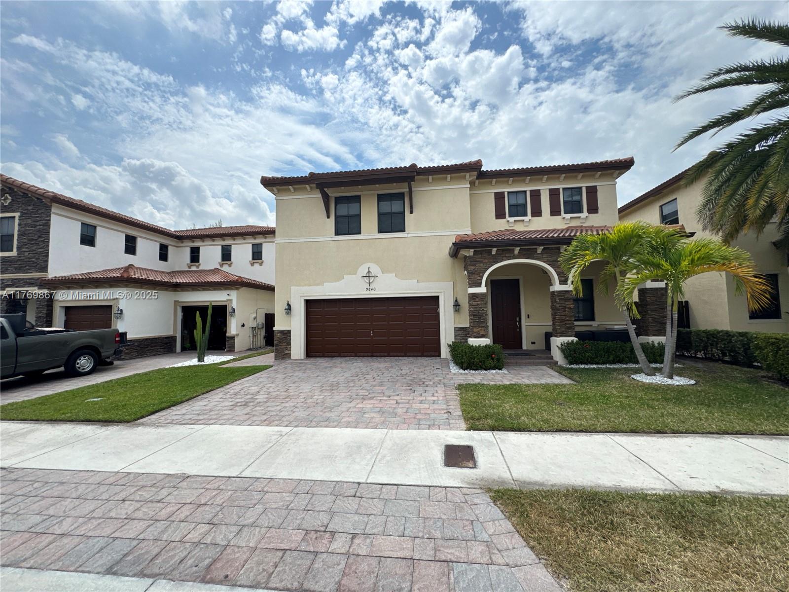 Property for Sale at 9840 Nw 86th Ter, Doral, Miami-Dade County, Florida - Bedrooms: 4 
Bathrooms: 4  - $1,200,000