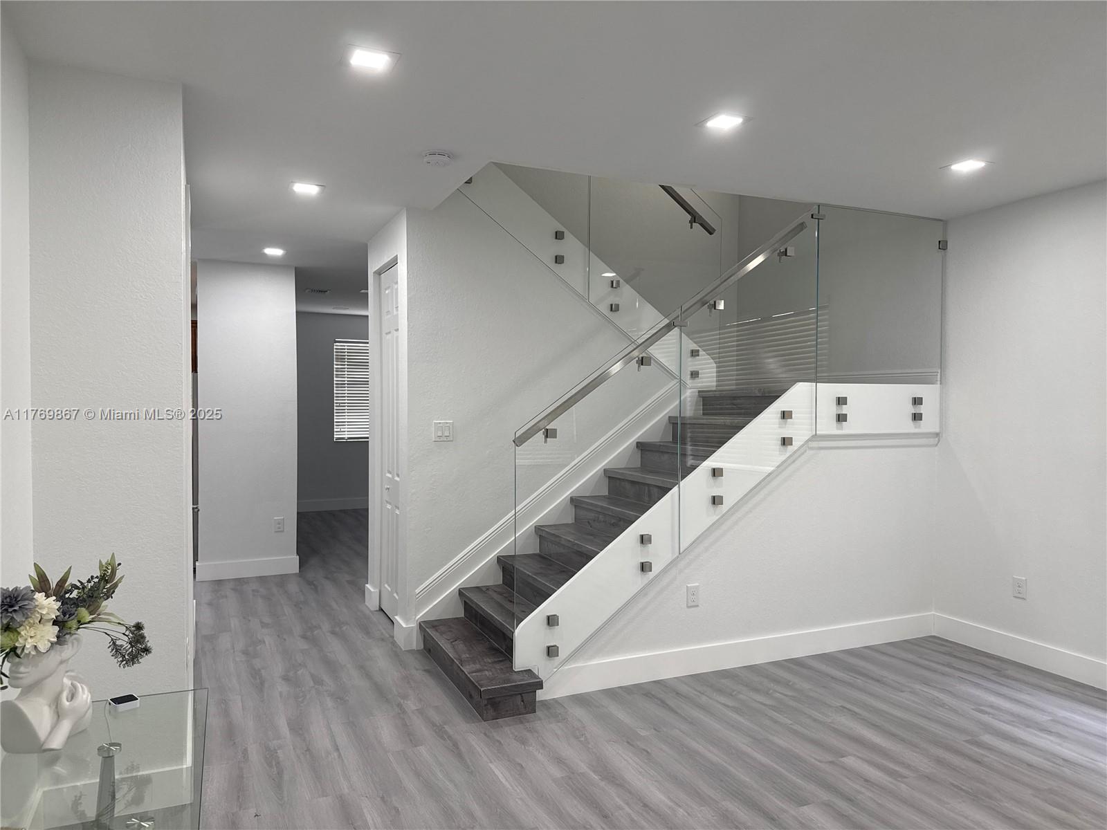 DORAL BREEZE - Residential