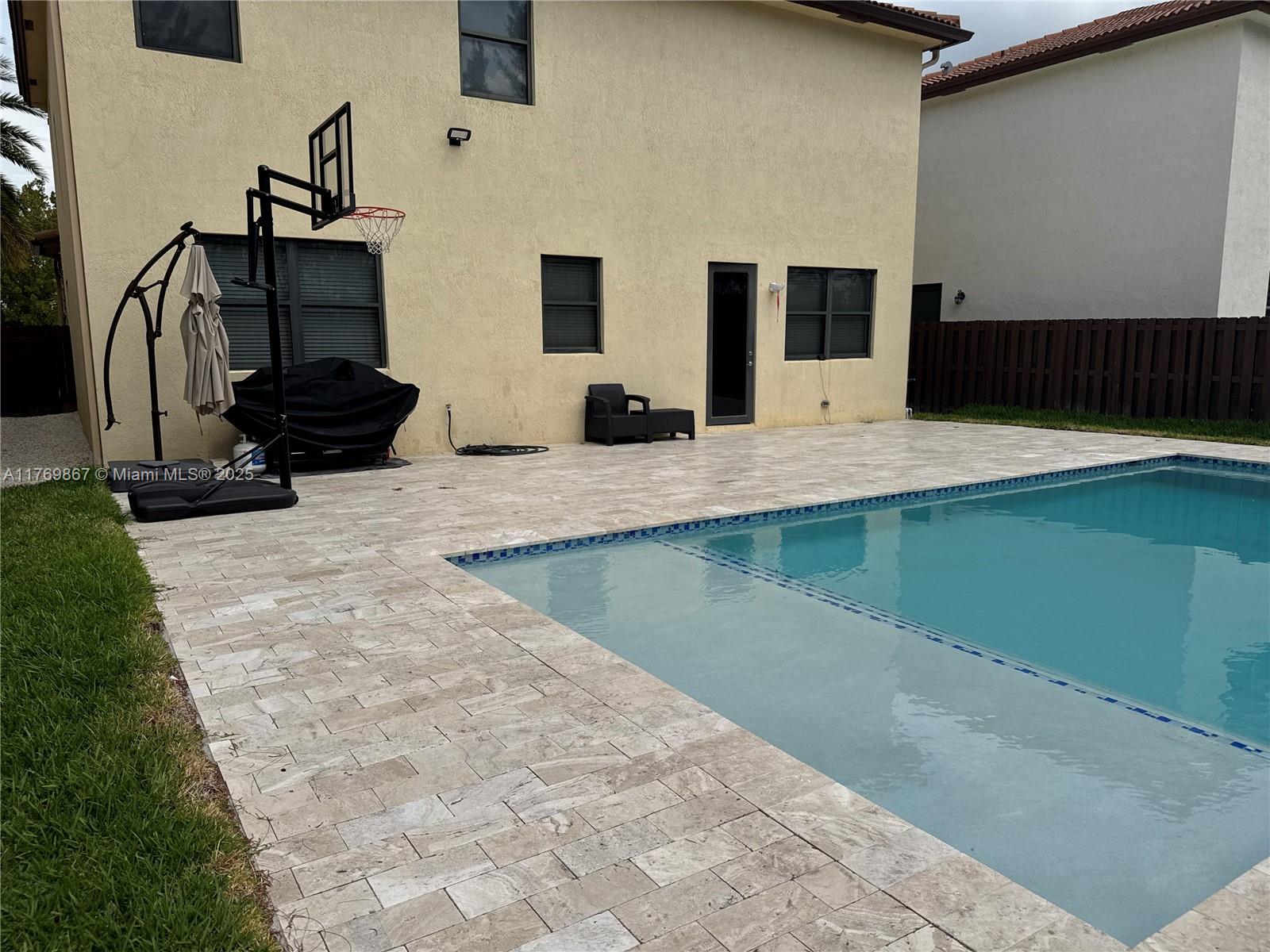 DORAL BREEZE - Residential