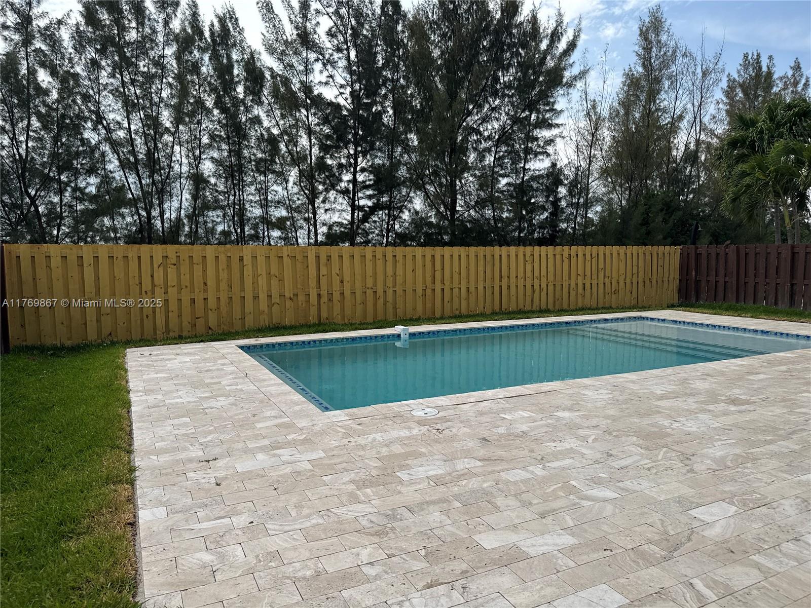 DORAL BREEZE - Residential