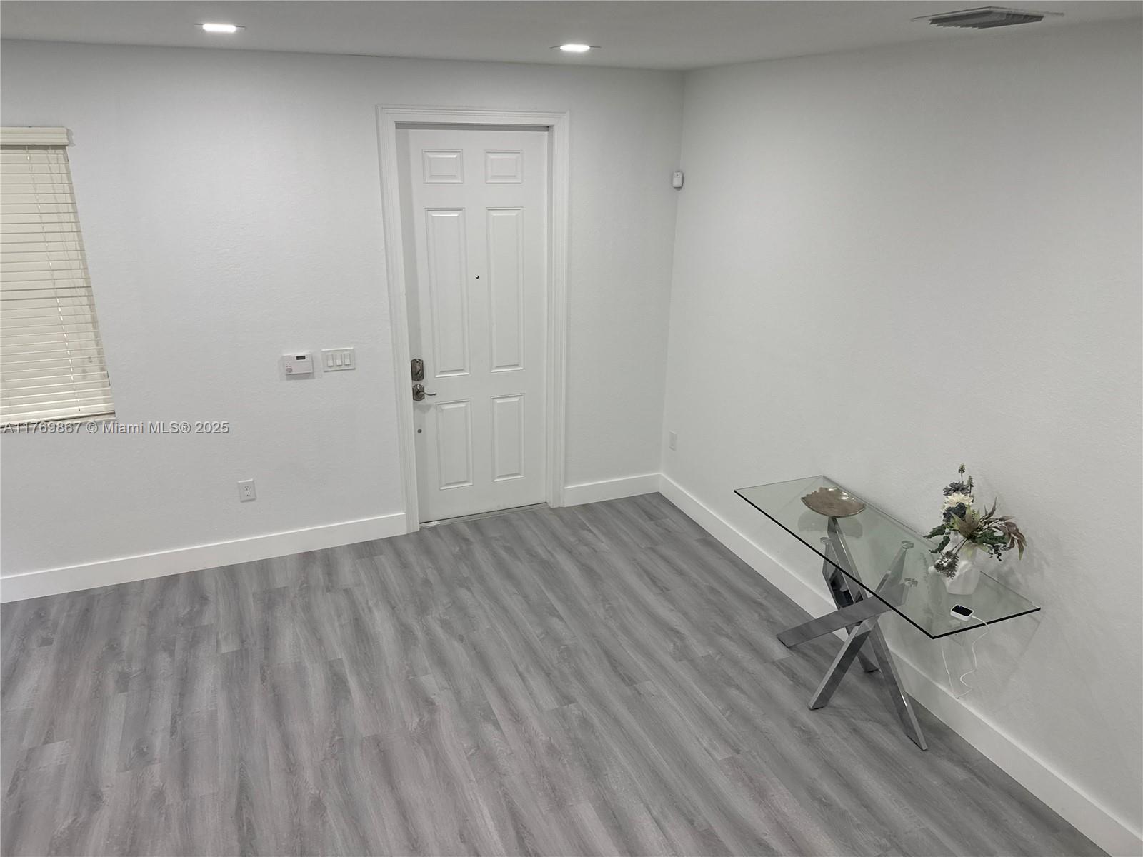 DORAL BREEZE - Residential