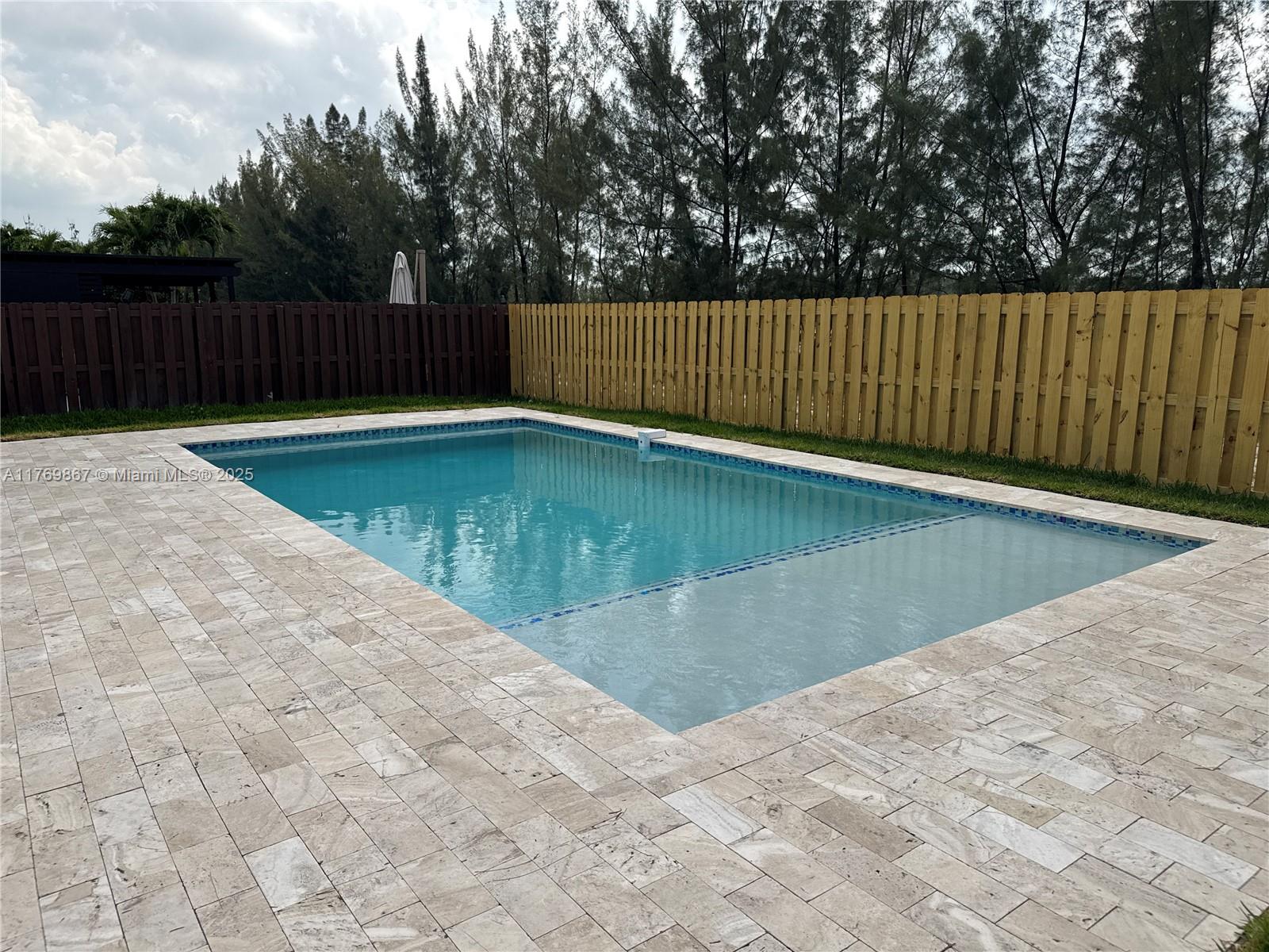 DORAL BREEZE - Residential