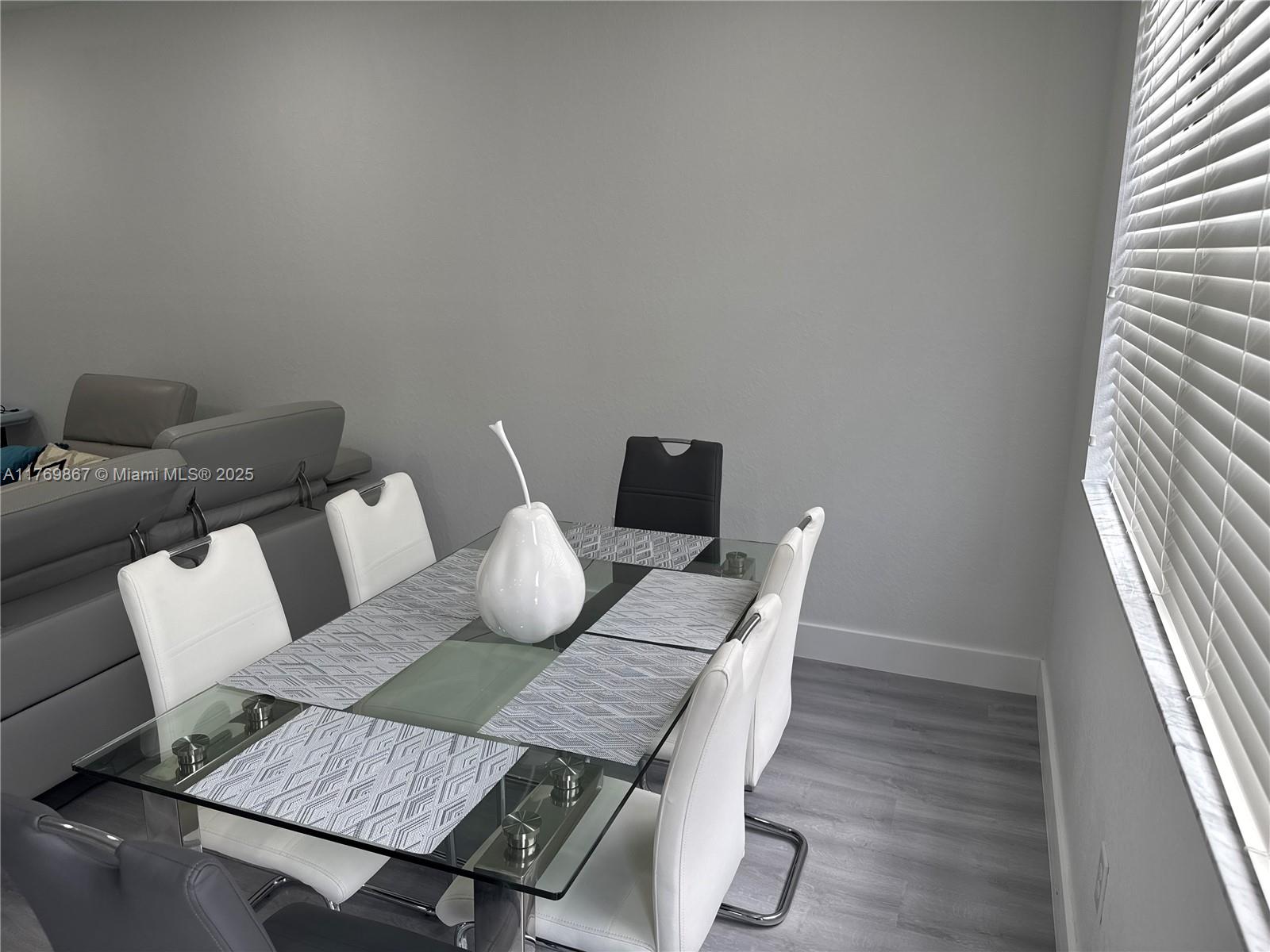 DORAL BREEZE - Residential