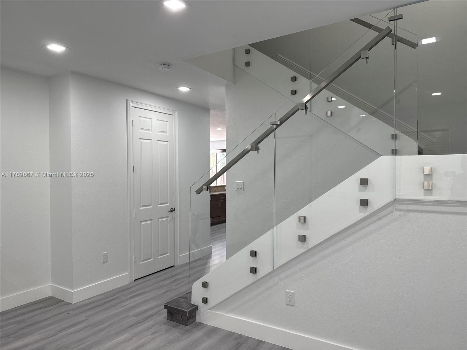 DORAL BREEZE - Residential