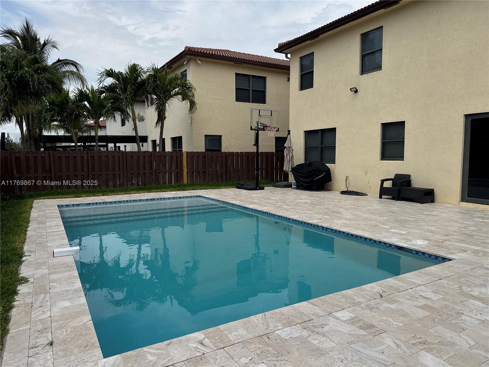 DORAL BREEZE - Residential