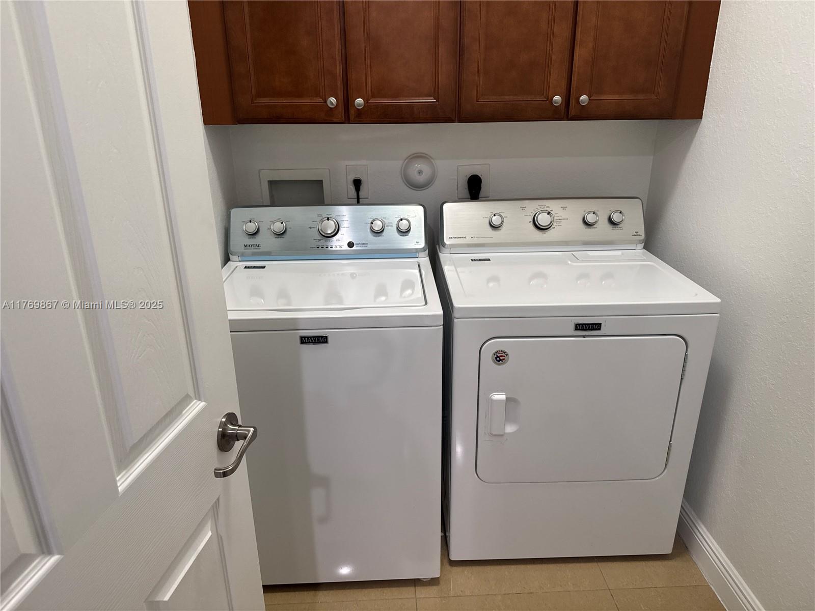 DORAL BREEZE - Residential