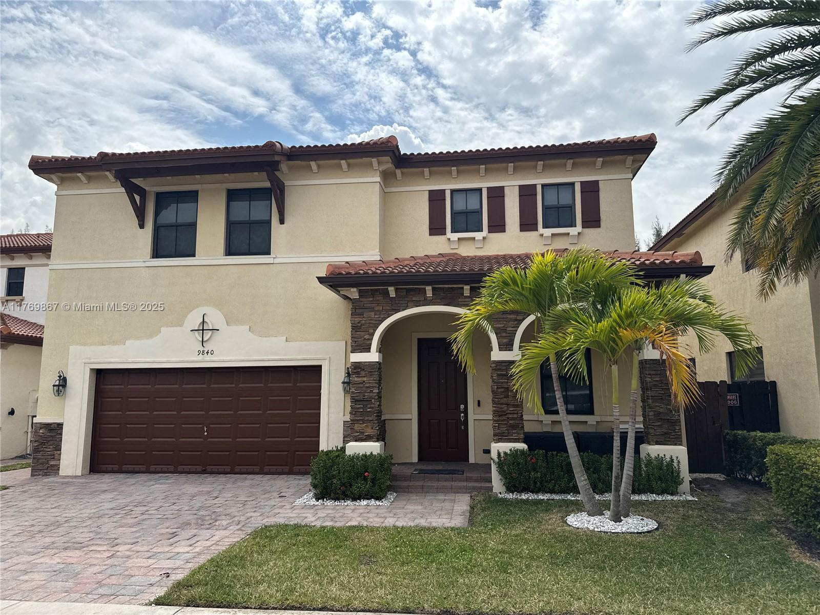 DORAL BREEZE - Residential