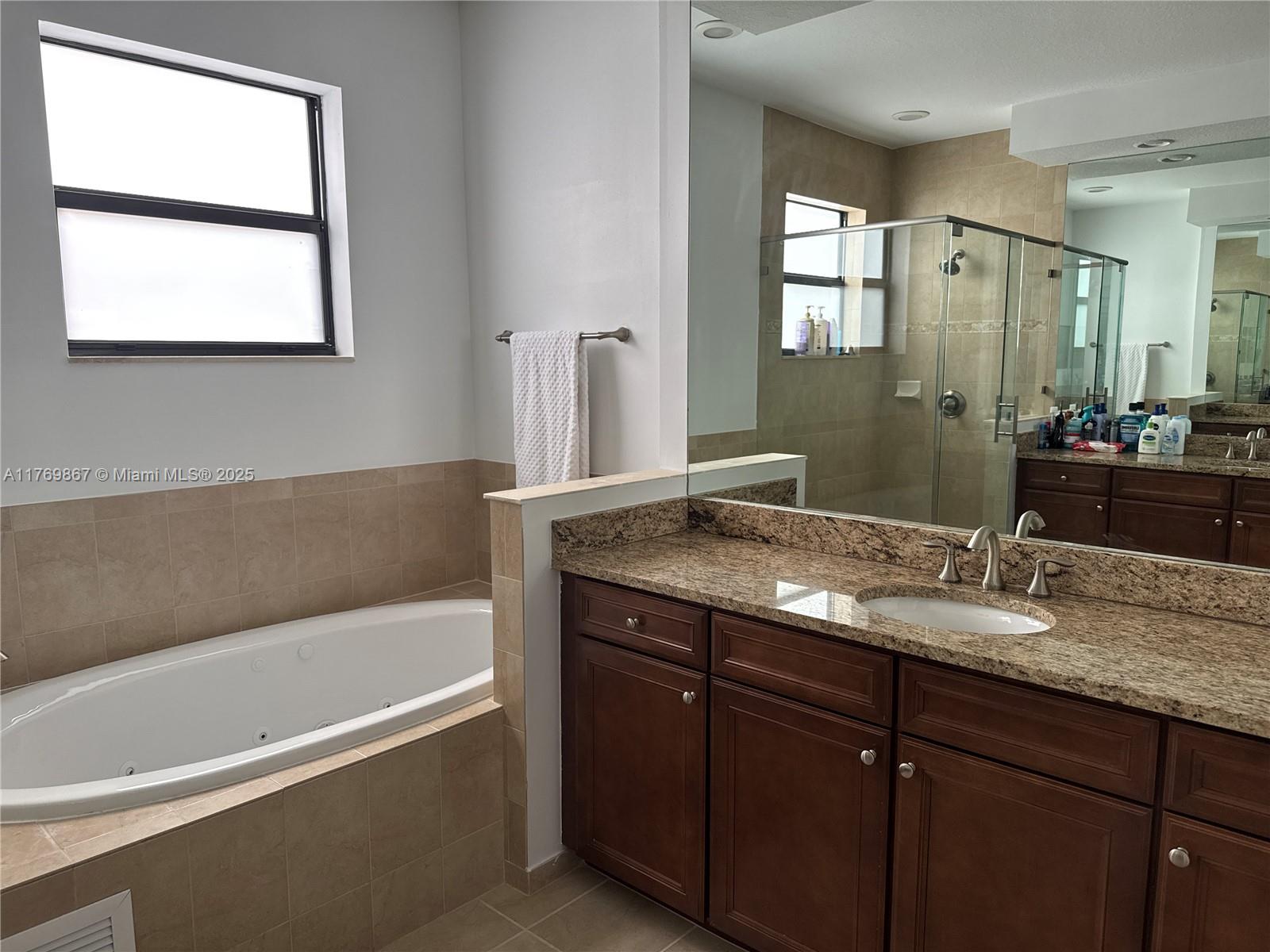 DORAL BREEZE - Residential