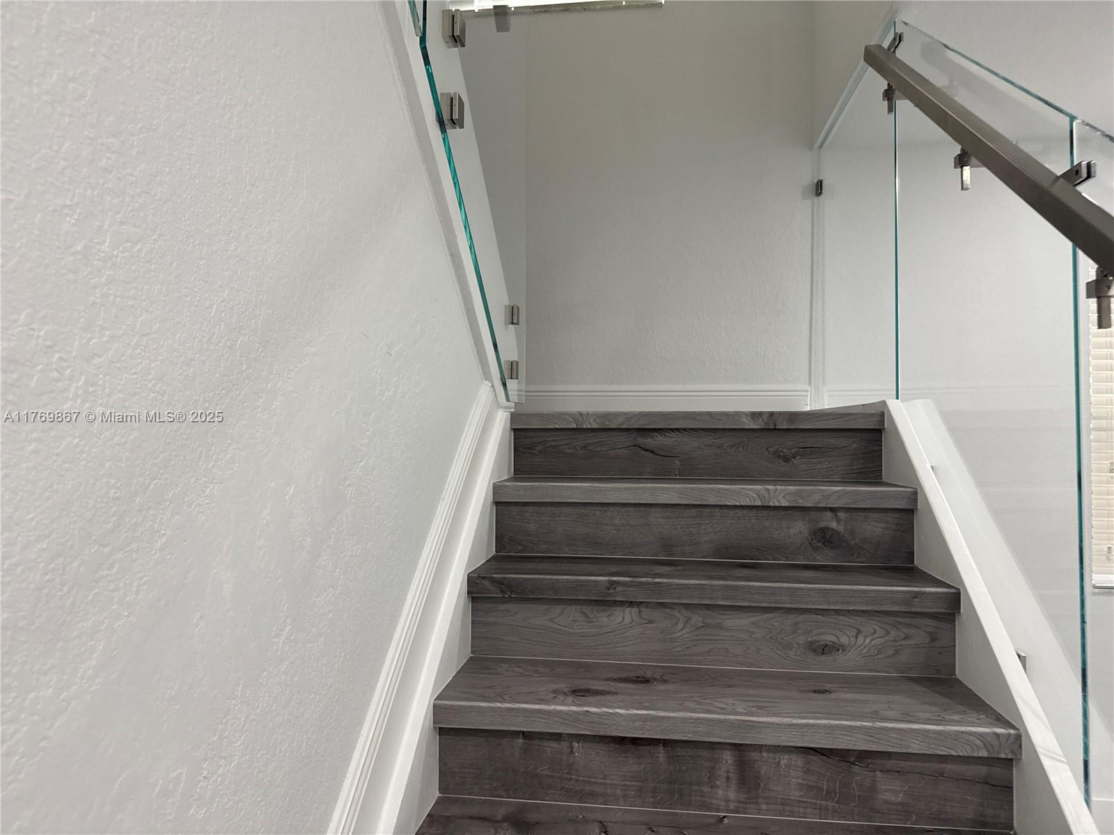 DORAL BREEZE - Residential