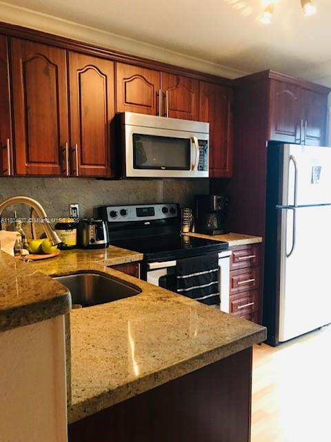 2575 SW 27th Ave 507