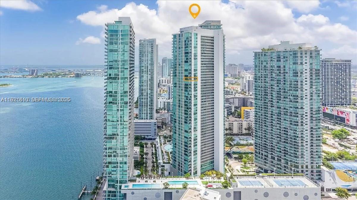 PARAISO BAY CONDO - Residential Lease