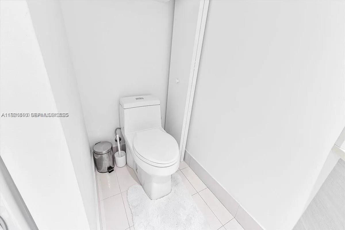 PARAISO BAY CONDO - Residential Lease