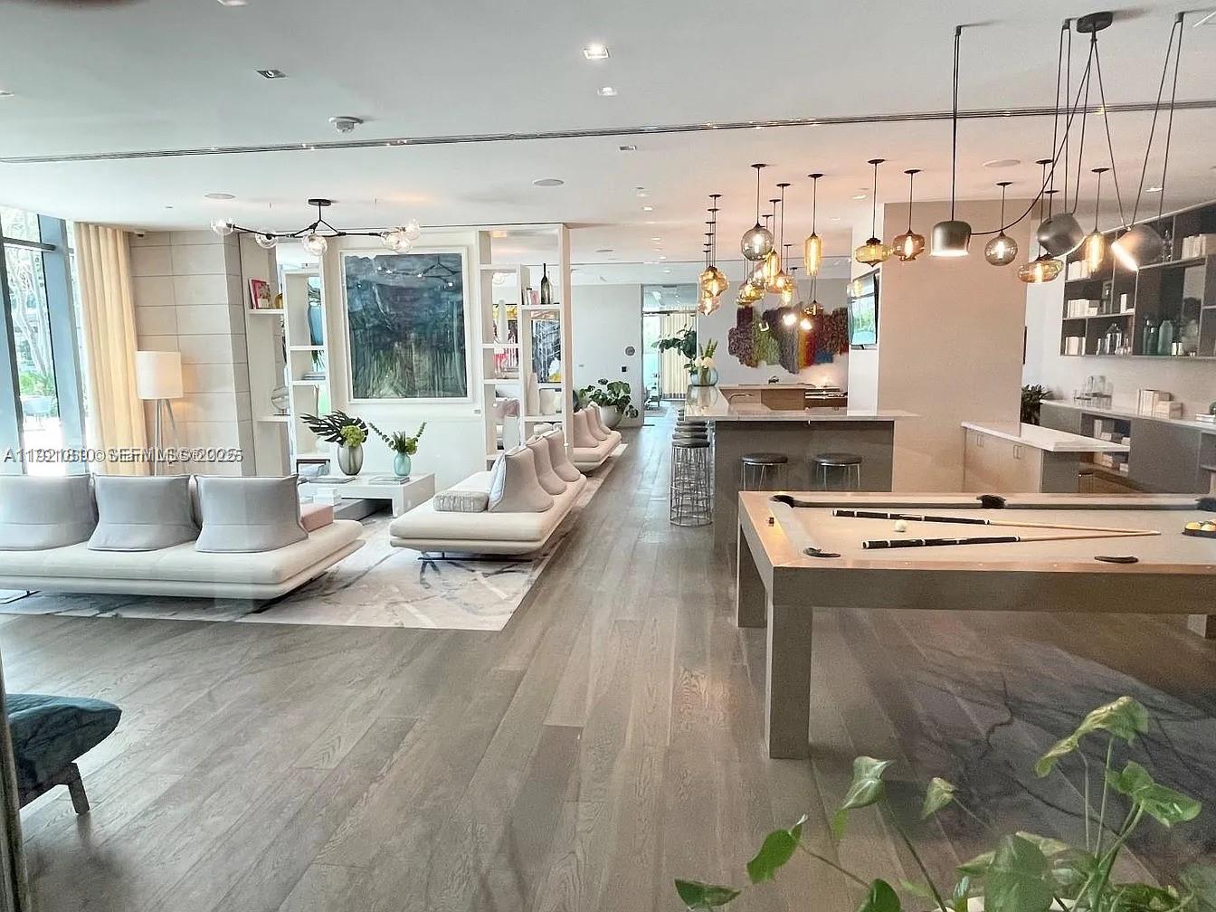 PARAISO BAY CONDO - Residential Lease