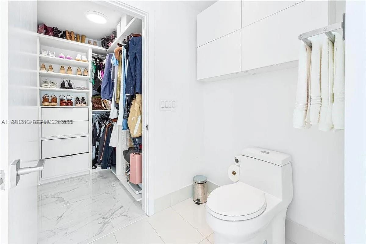 PARAISO BAY CONDO - Residential Lease