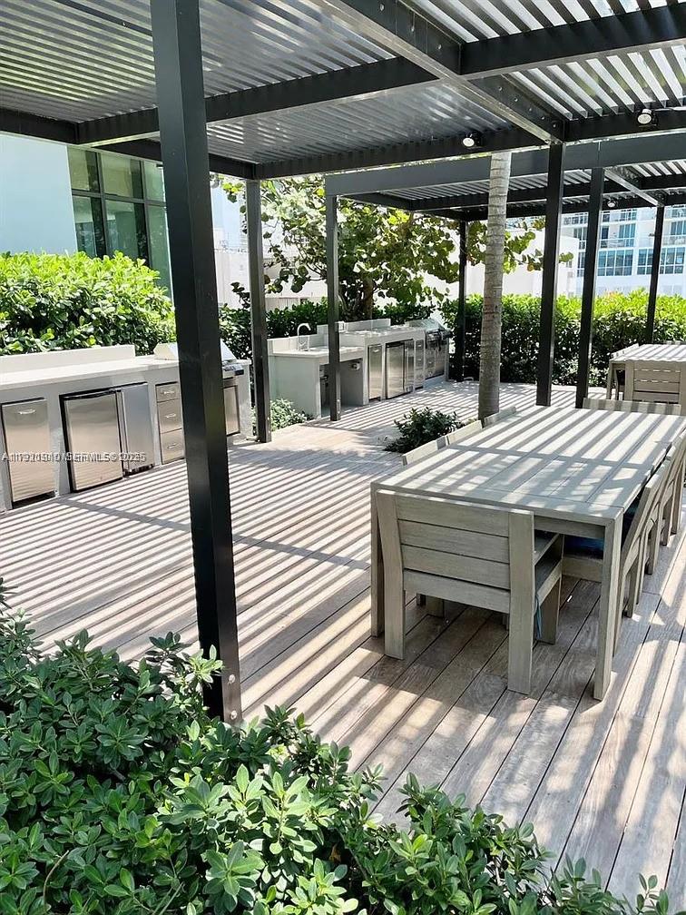 PARAISO BAY CONDO - Residential Lease