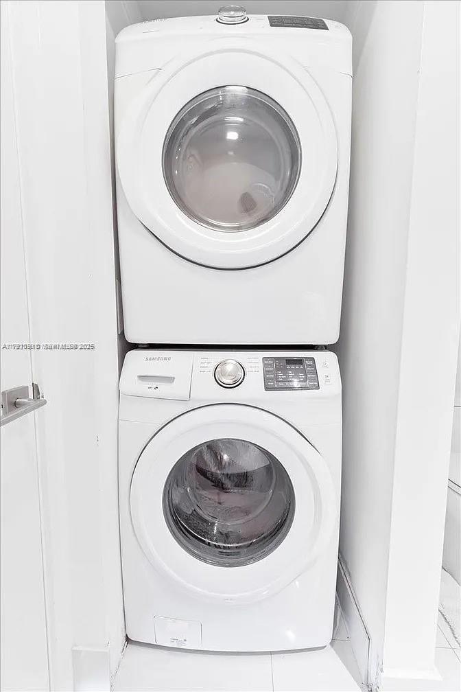 PARAISO BAY CONDO - Residential Lease