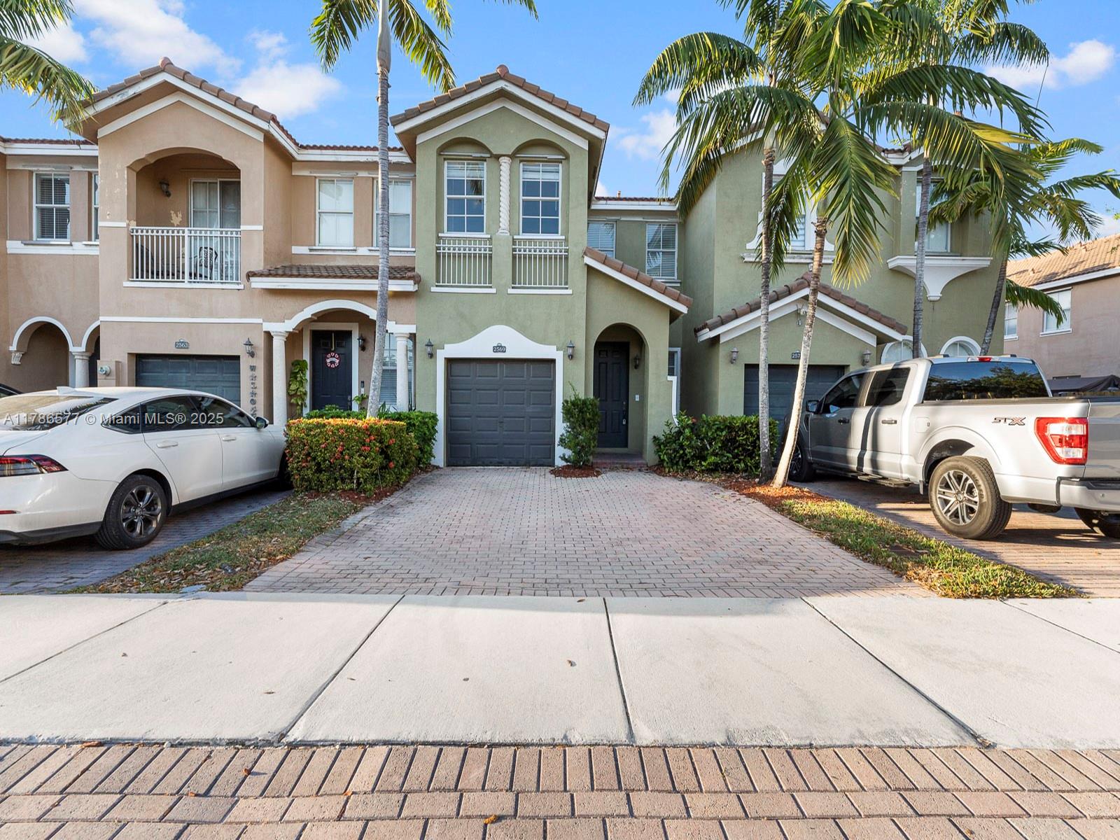 2569 Se 14th St, Homestead, Miami-Dade County, Florida - 3 Bedrooms  
3 Bathrooms - 