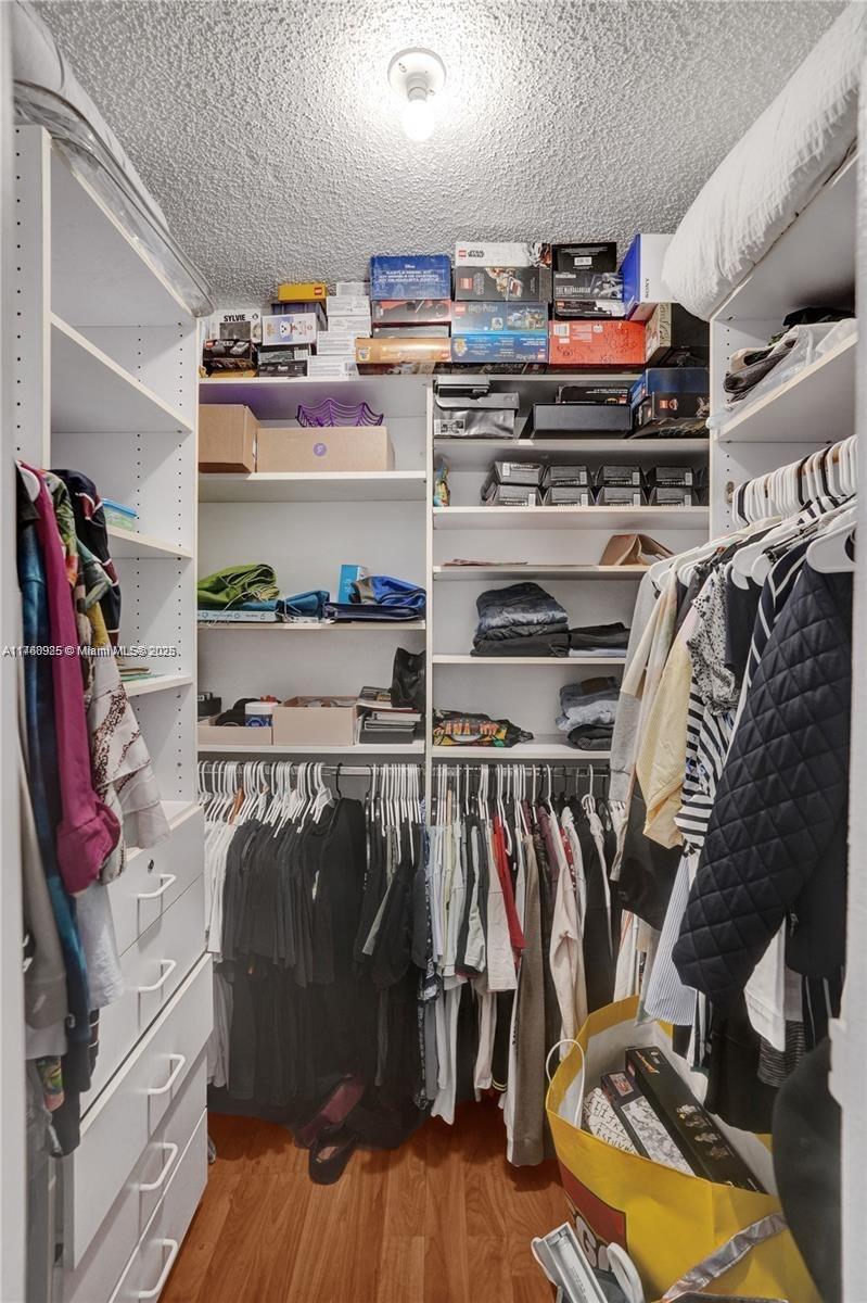 VILLA DORADA CONDO NO 5 - Residential