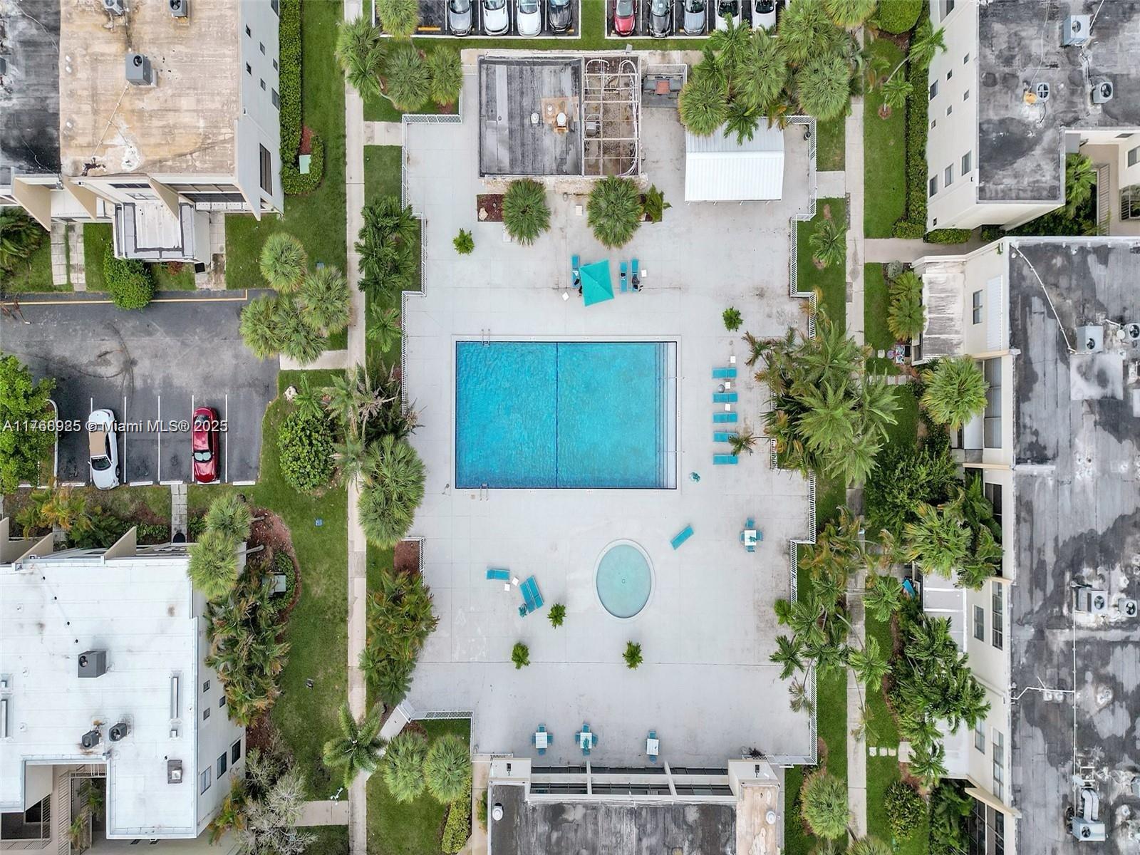 VILLA DORADA CONDO NO 5 - Residential