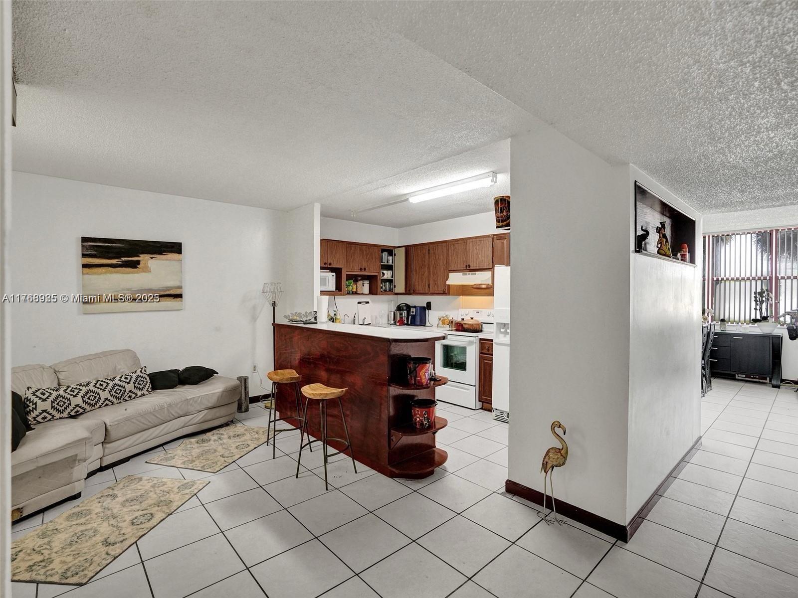 VILLA DORADA CONDO NO 5 - Residential