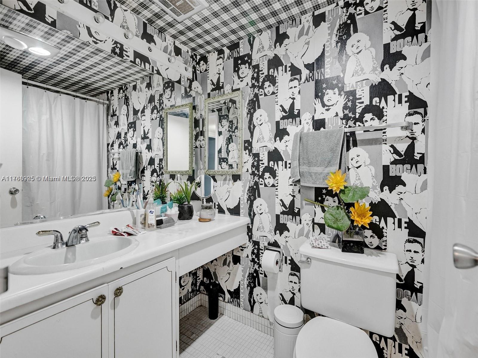 VILLA DORADA CONDO NO 5 - Residential