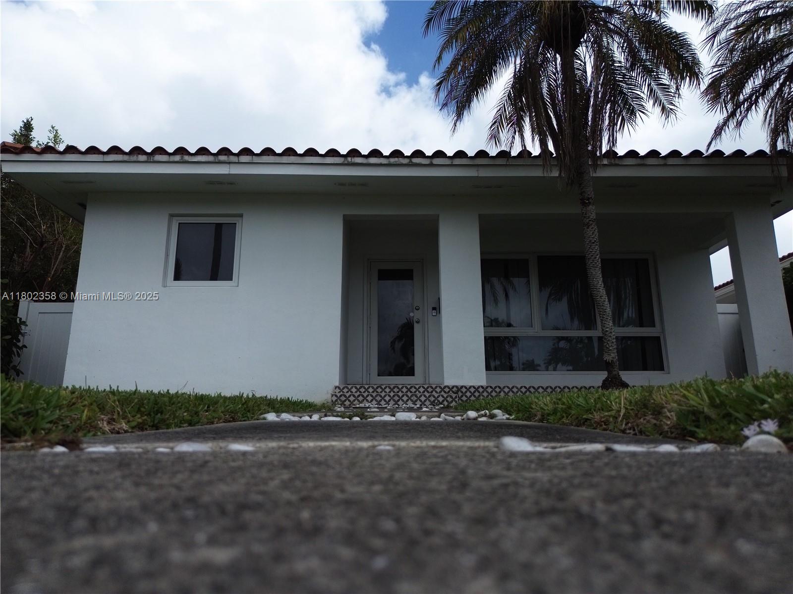 1439 Hollywood Blvd, Hollywood, Broward County, Florida - 2 Bedrooms  
2 Bathrooms - 