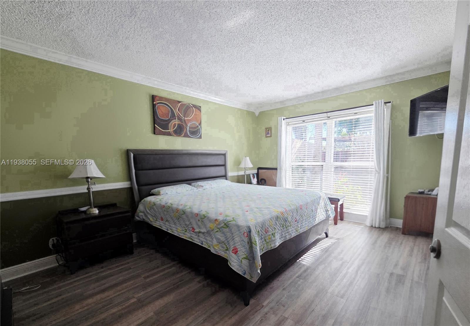 WATERSIDE VILLAS - Residential Lease