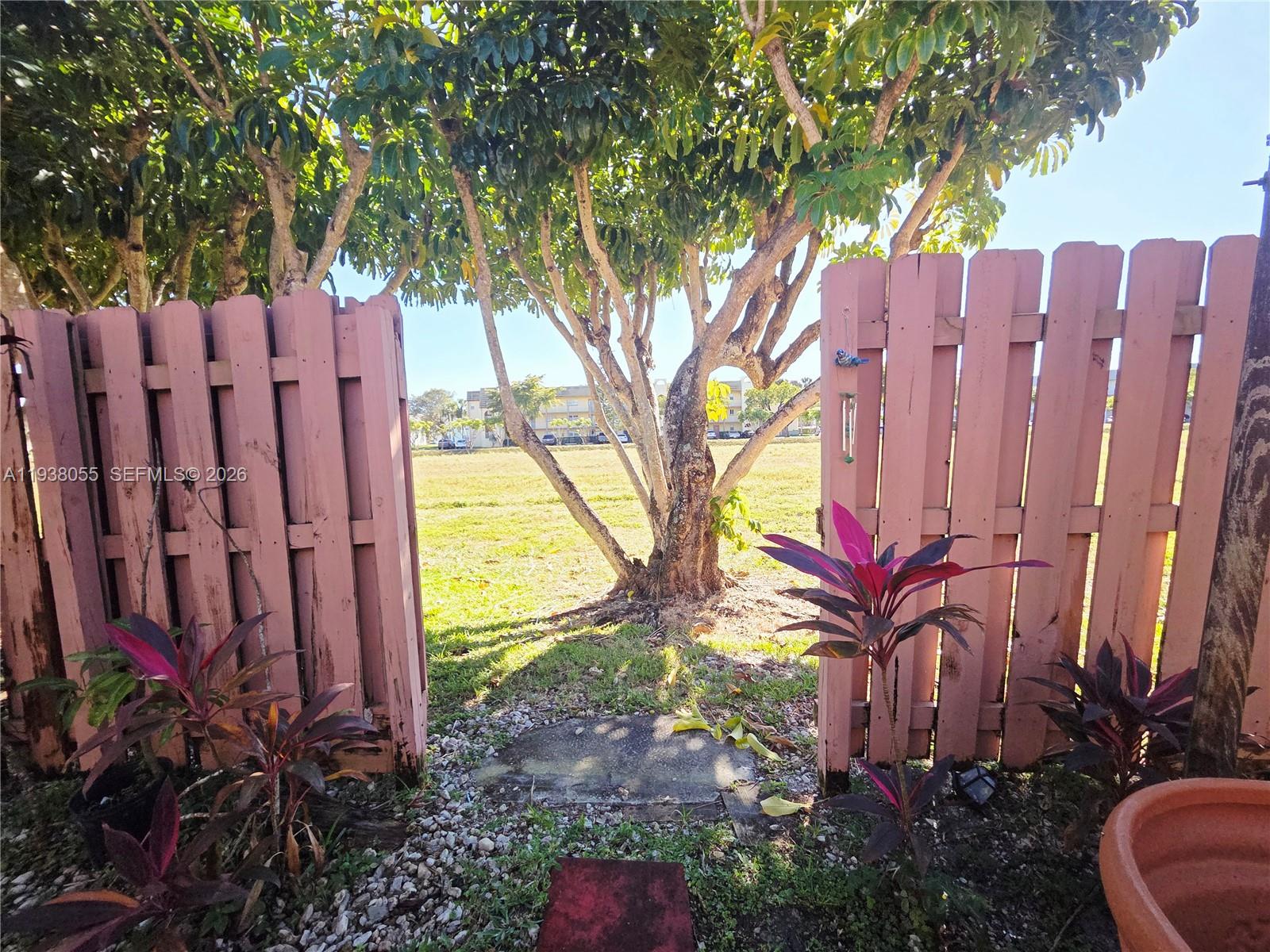 WATERSIDE VILLAS - Residential Lease